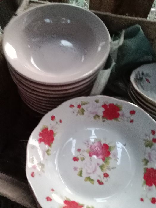 Продам посуду, тарелки, стаканы,