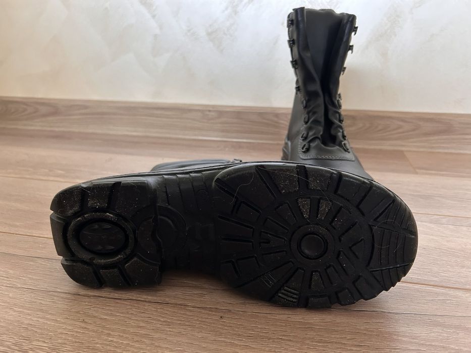 Дамски работни кубинки