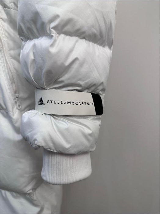 Белый удлинённый пуховик Stella McCartney