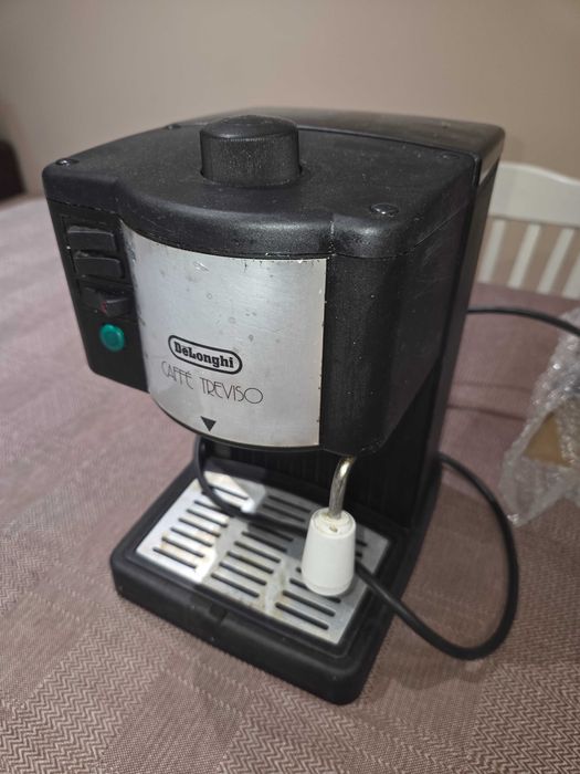 Продавам кафе-машина Delonghi