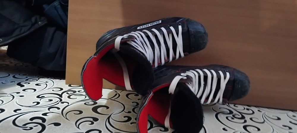 Продам коньки мужские 40 размер