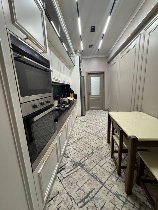 Хамза метро / ул.Мукуми / квартира с площадью 78кв.м 3/4/9 срочно