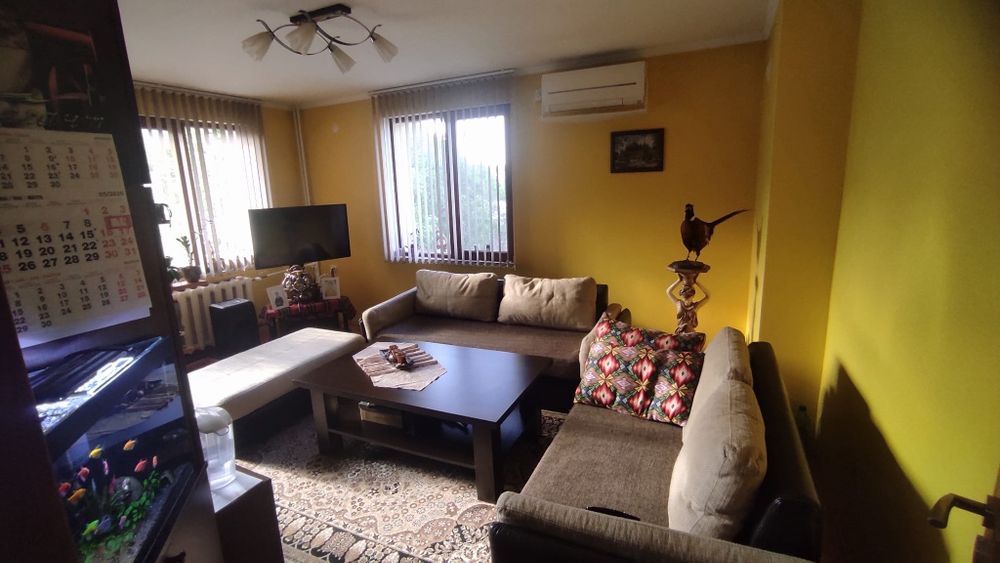 Продава се Двустаен апартамент в Разград, Център - 68 кв.м за 900 €/кв.м - Снимка #1