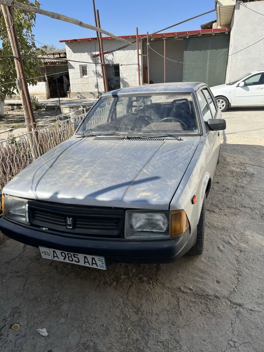 Масквич 2141 сотилади