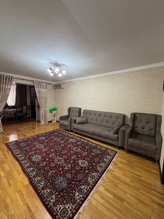 Продаётся квартира Чиланзар 6 квартал 2в3/2/4 кирпич