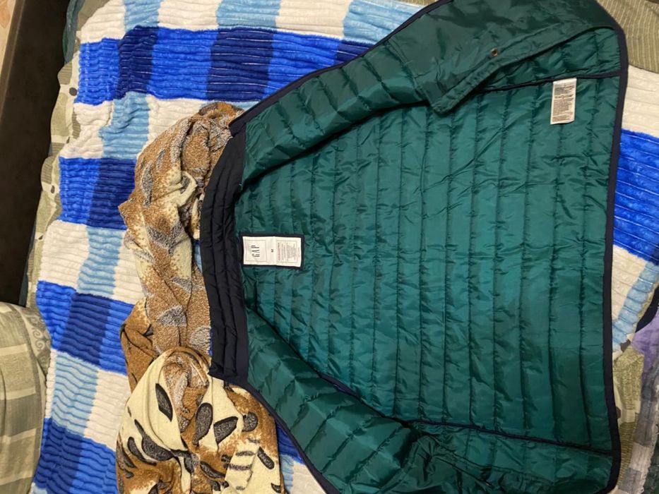 Продам жилетку GAP