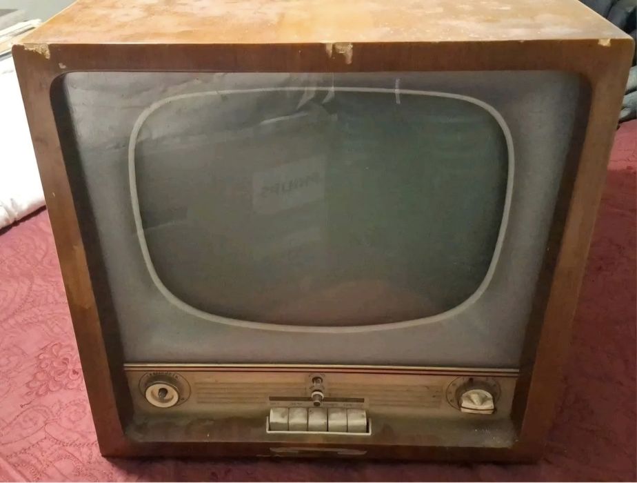 Televizor sovietic Rubin 102, TV decor colecție din anii '60