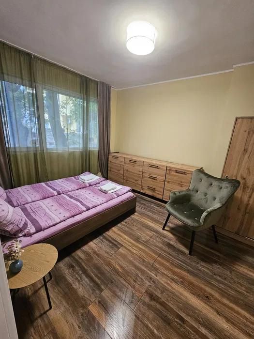 Дава се под наем Тристаен апартамент в Варна, Гръцка махала - 50 кв.м за 700 € - Снимка #1