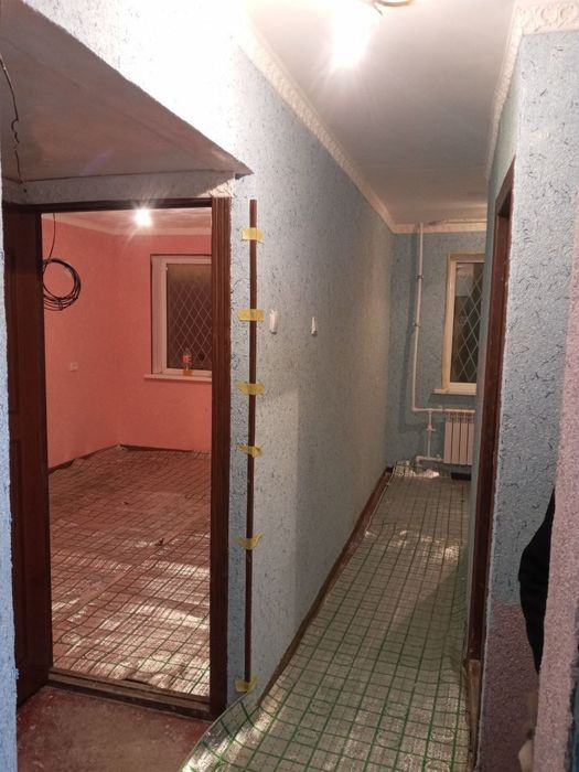 Срочно продается 1 ком квартира в 2 мкр 1 этаж