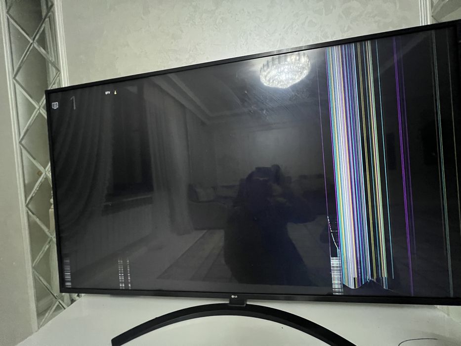 Телевизор LG сломанный экран