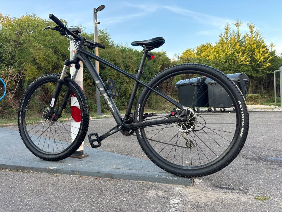VÂND Bicicleta MTB CUBE cadru M roti pe 29
