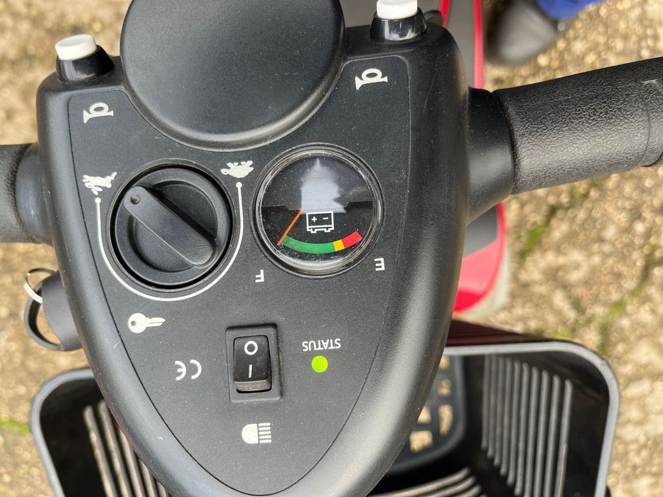 Инвалидна електрическа REVO