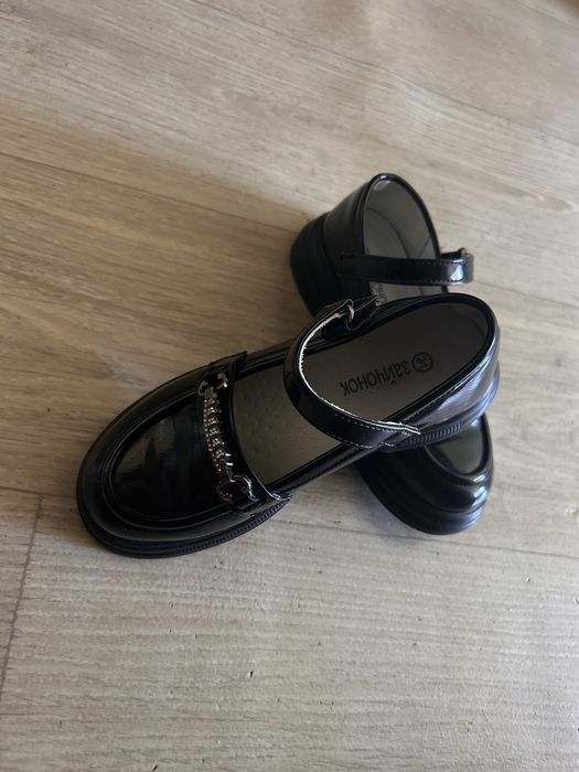 Продам школьную форму и туфли