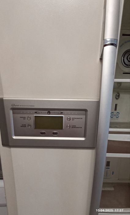 Продам холодильник