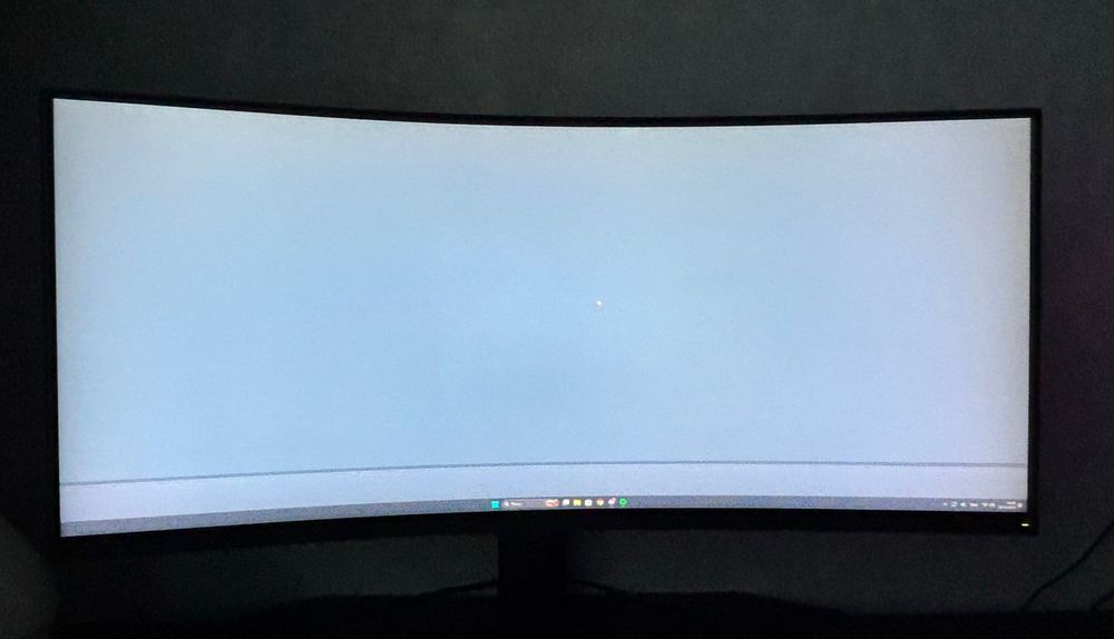 Продам Xiaomi Mi Curved Gaming
Monitor 34Б/y
