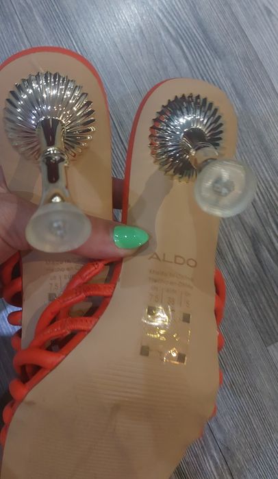 Дамски сандали на ток