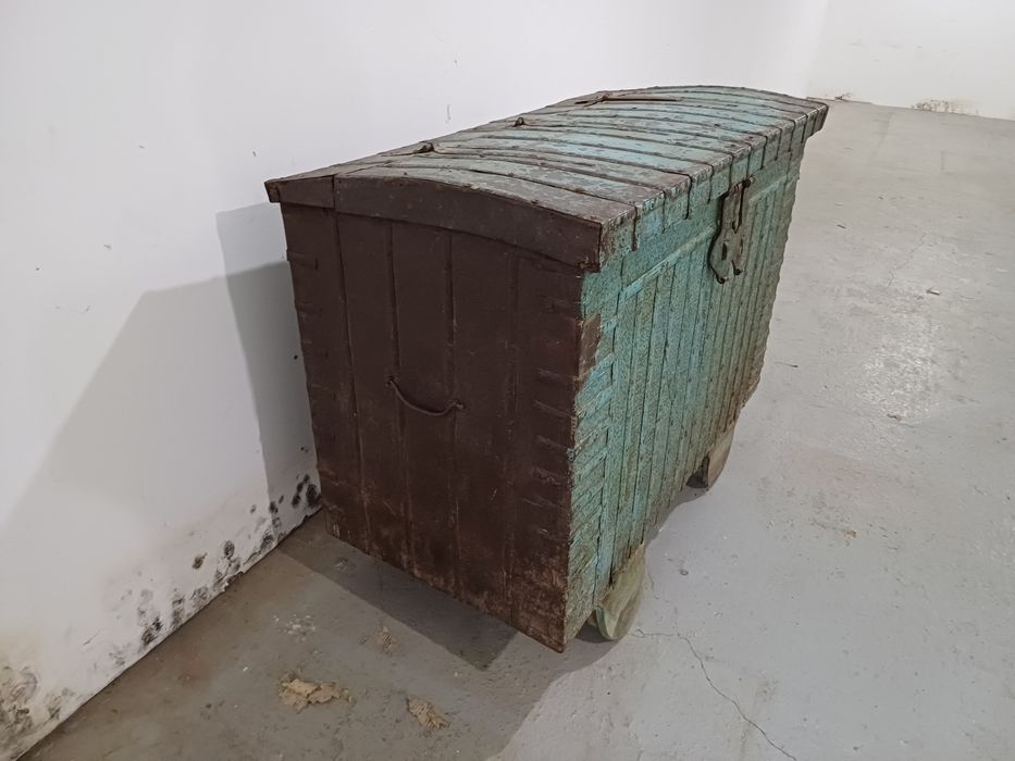 Cufăr vechi deosebit