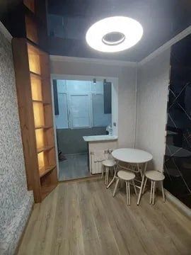 Срочно  Саламатина  1/3/5 с мебелью техникой ремонт хороший !!!