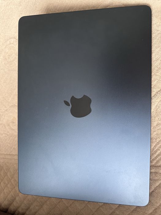ноутбук MacBook Air m2 2022года