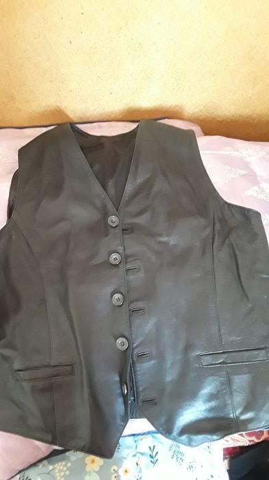 Кожаные вещи б/у пиджак, жилетки