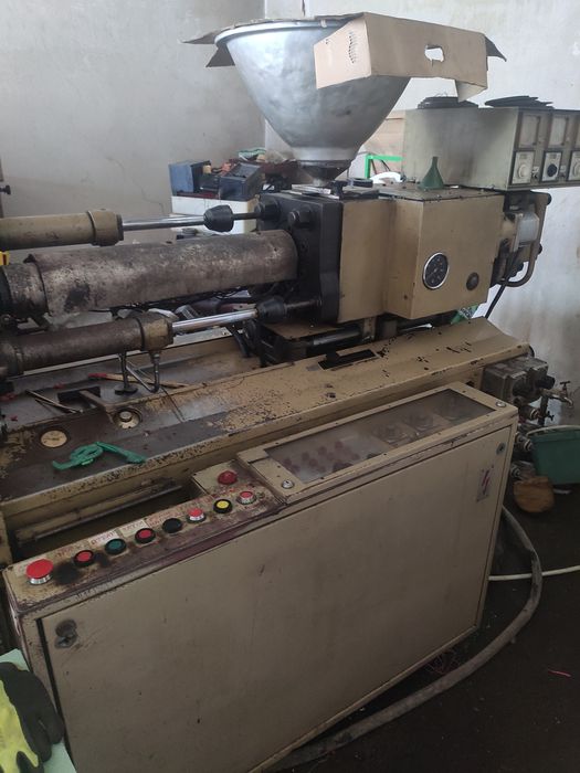 Шприц машина TRUSIOMA за пластмаса