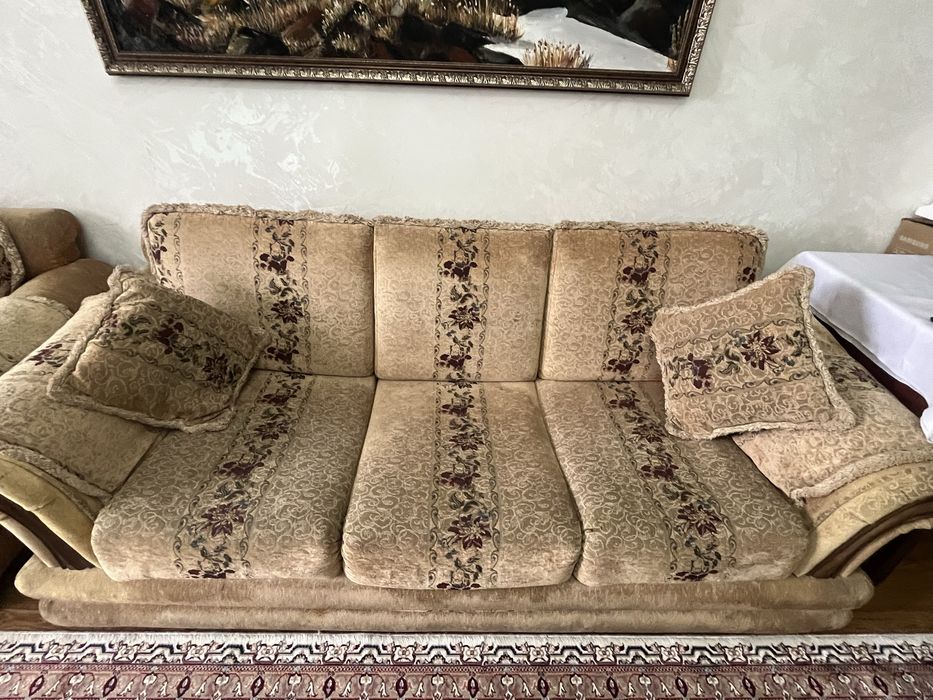 Диван и кресло б/у
