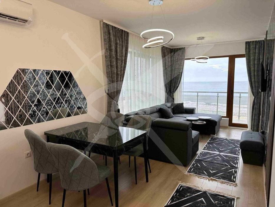 Тристаен апартамент в  м-т Ален мак - 159578