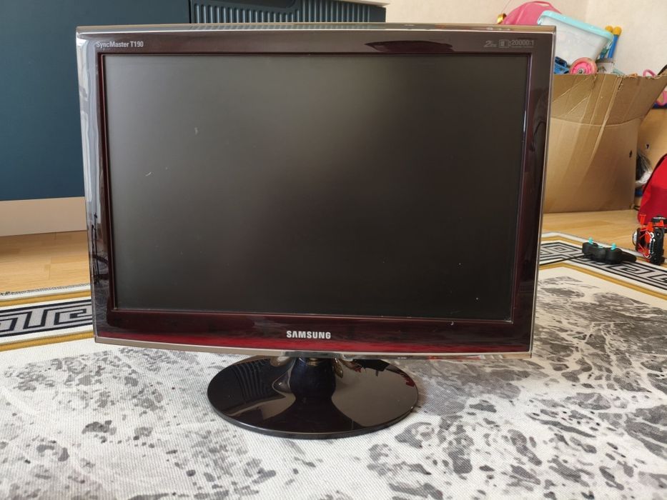 Монитор Samsung T190
