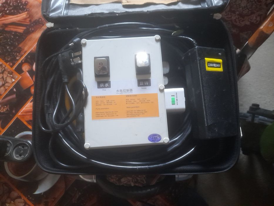 Quyosh panel yuvish aparati