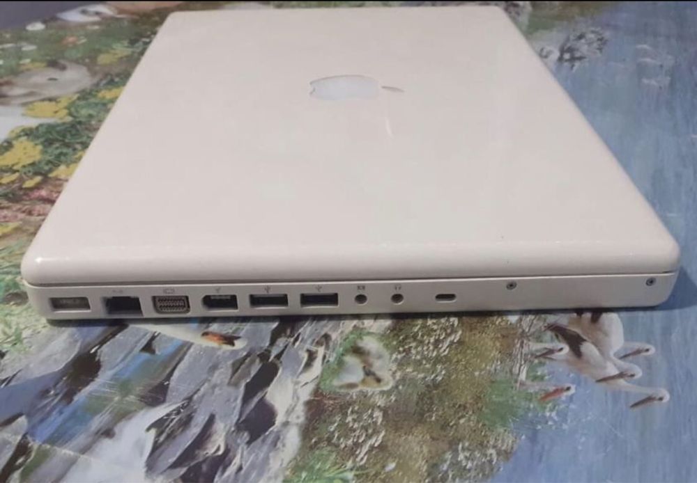 Лаптоп Apple MacBook
