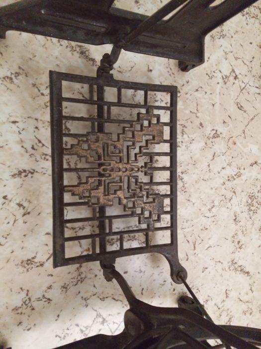 Стара шевна машина Butterfly