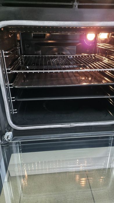 Печка с индукционни котлони с пиролиза ELI24471-HV и готвене на пара 2г.гаранция