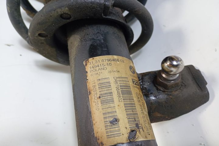 Amortizor  cu arc dreapta fata x drive 6796468 BMW Seria 3 E90/E91/E9