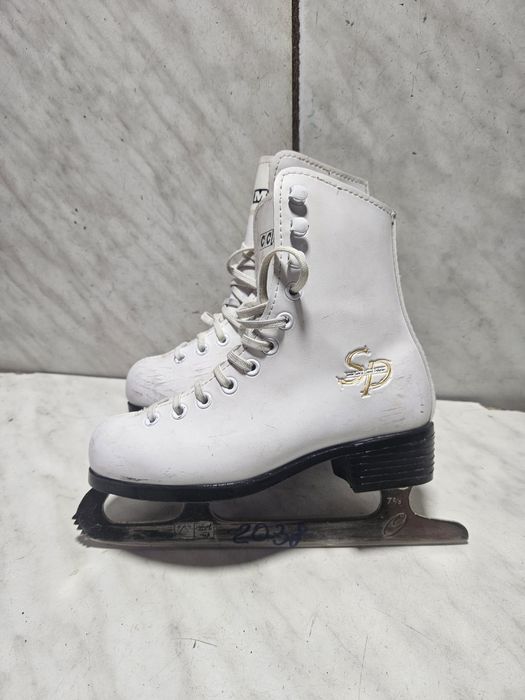 Patine 2038 gheata patinaj artistic  CCM marime eu 30  ( 19,5  cm)