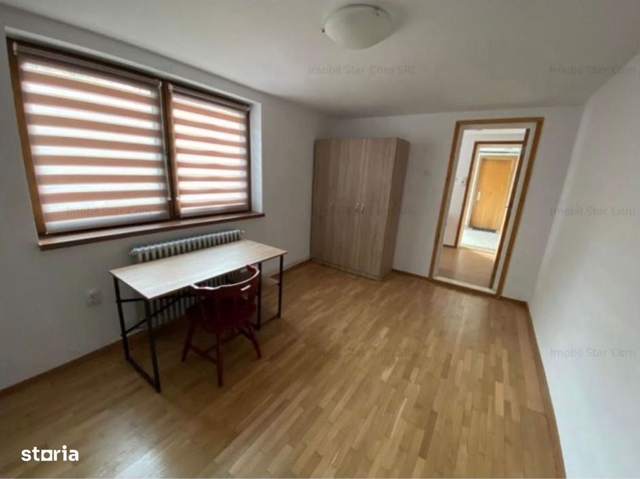 Apartament 6 camere, garaj și grădină în Centru