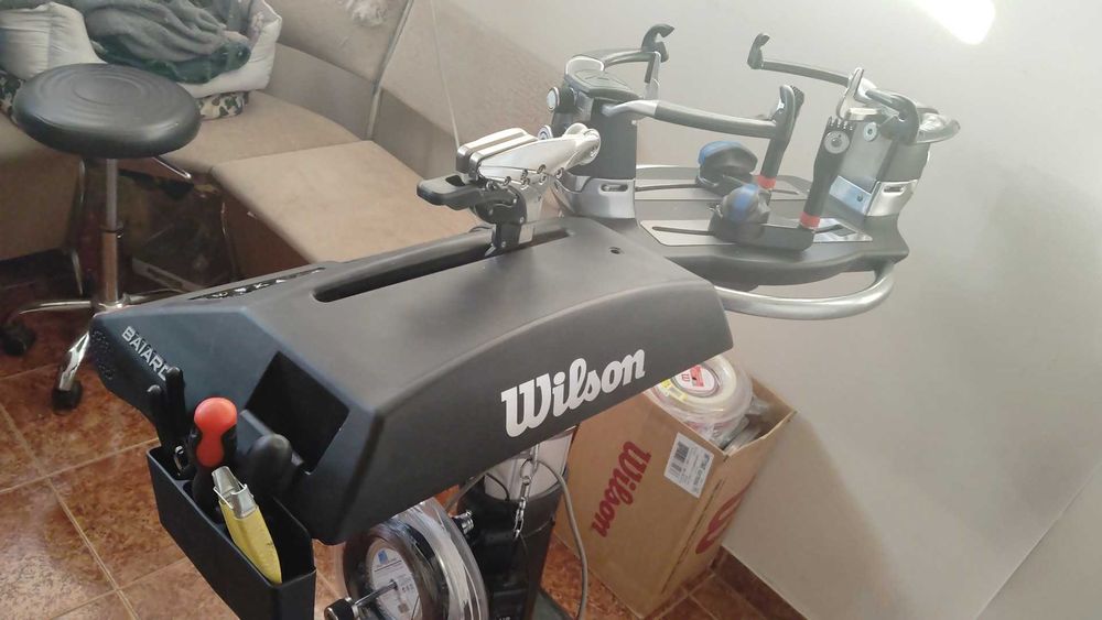 Машина за наплитане на тенис ракети Wilson Baiardo L