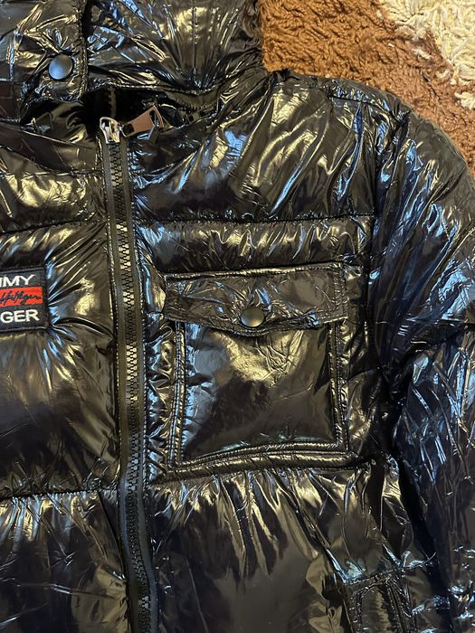 Geaca Tommy Hilfiger neagra lucioasa