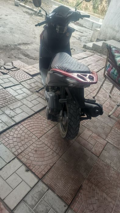 Skuter sotiladi italiya r2