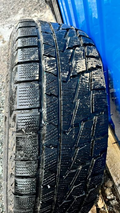 Зимние шины с дисками 235/60/16