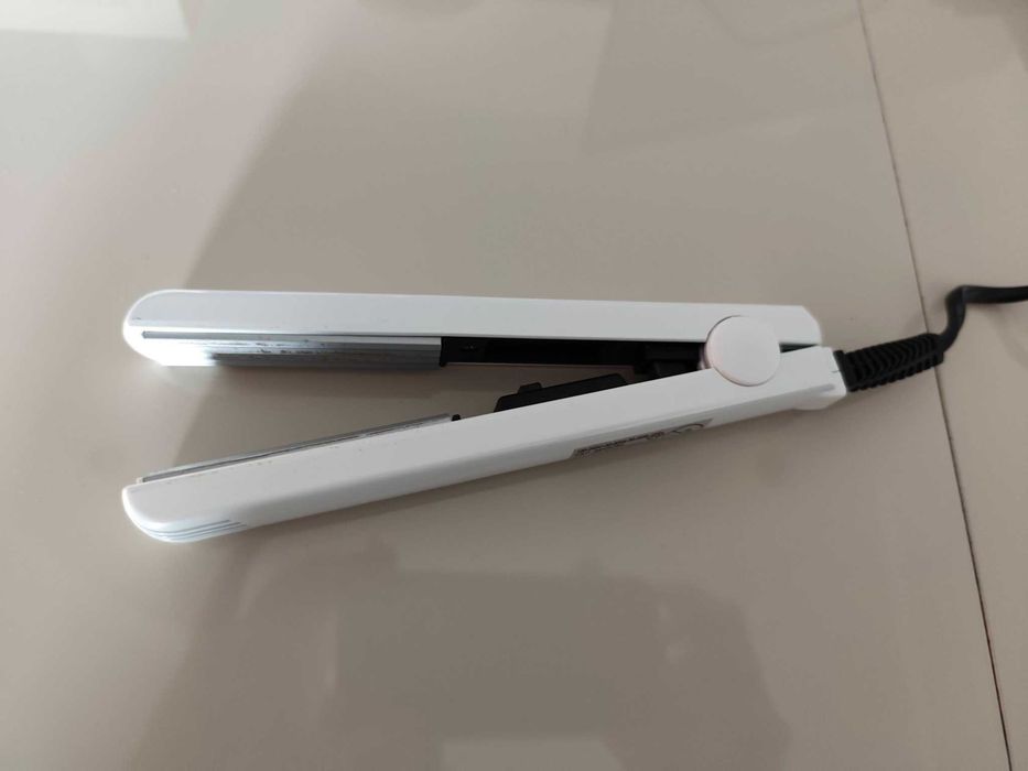 Мини преса за коса