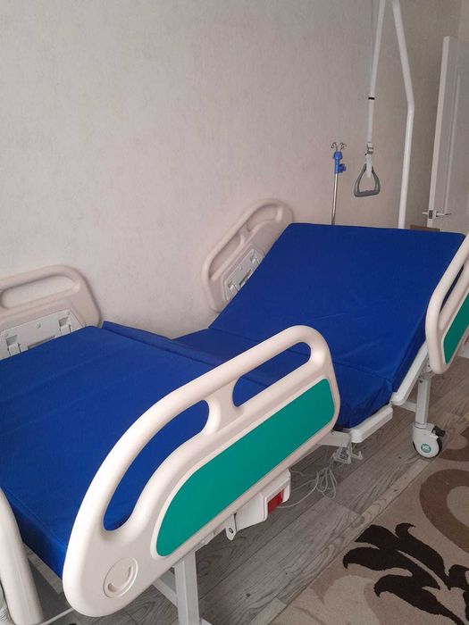 кровать для лежащих больных