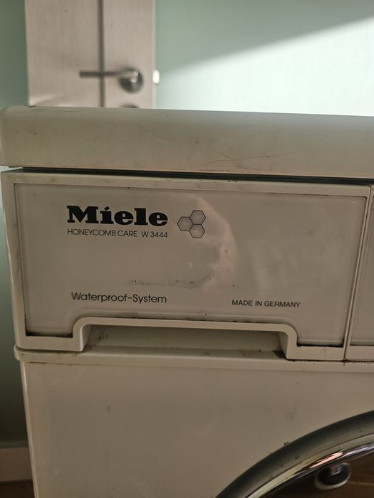 пералня Miele Honeycomb Care W 3444 с Waterproof-System,