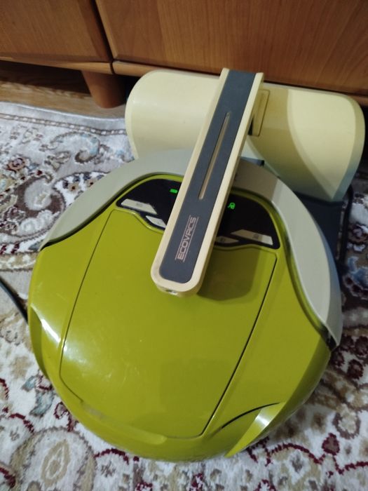 Робот пылесос. В отличном состоянии. Почти не пользовались.