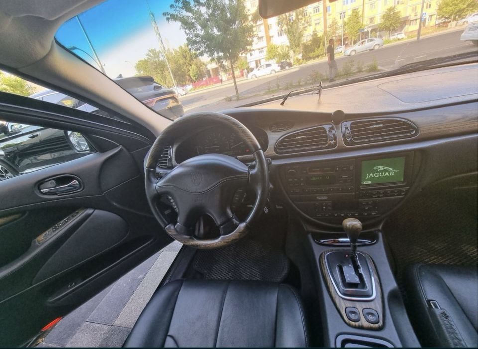 Продается Jaguar V8