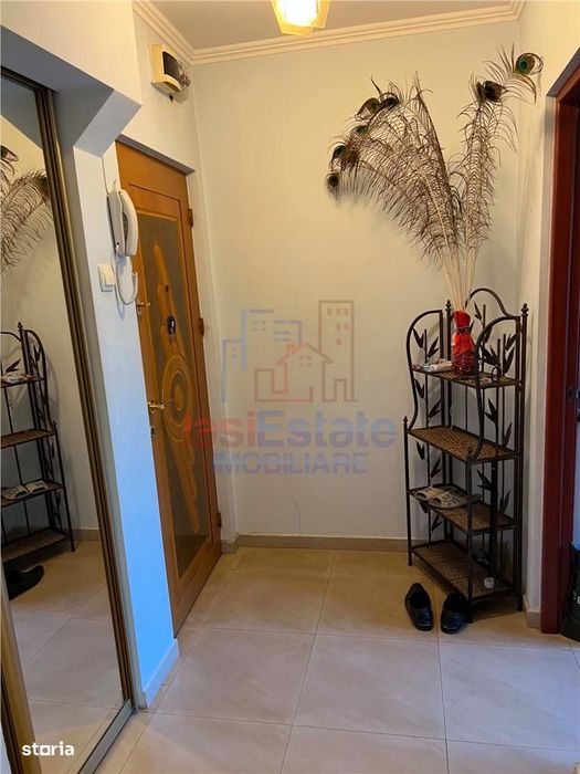 Apartament 2 camere zona Podu Ros etajul 2