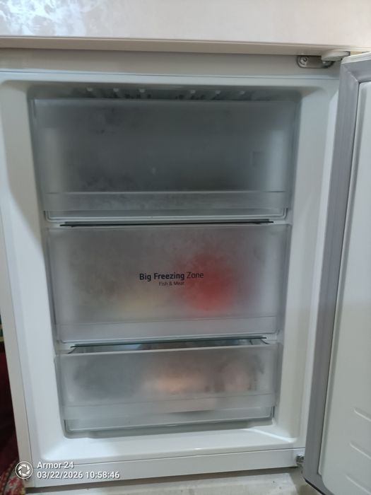 Холодильник продается.