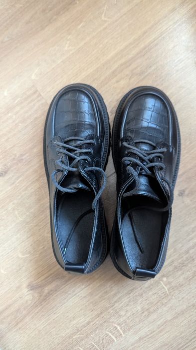 Продам дёрби чёрные женские