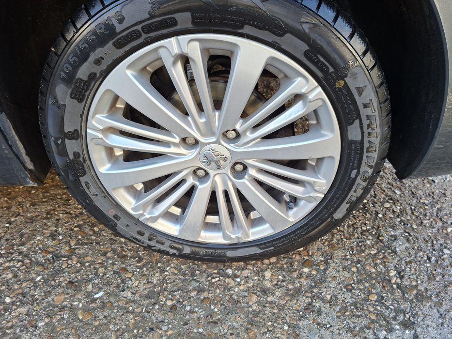 Aлуминиеви джанти Пежо Peugeot 208 2008 зимни гуми 2023 Ситроен