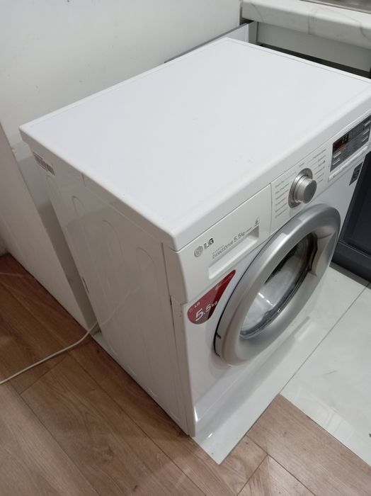 Стралный машина.