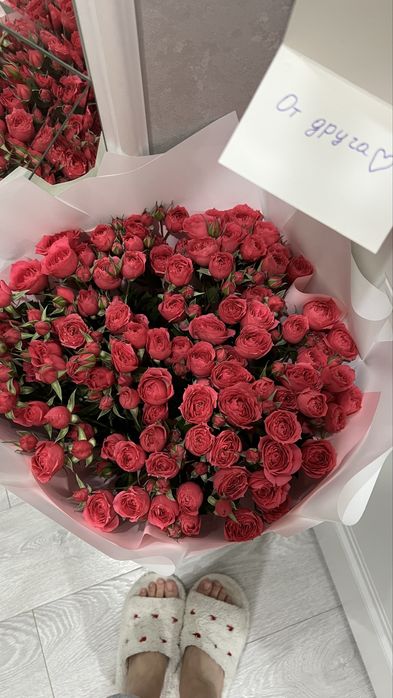 Кустовые розы букет